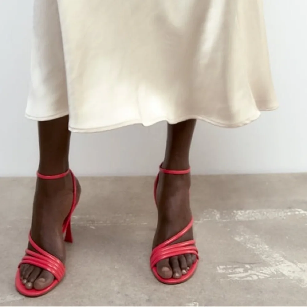 NWT. Zara Coral High Heeled Strap Sandals. Size 6, 10.